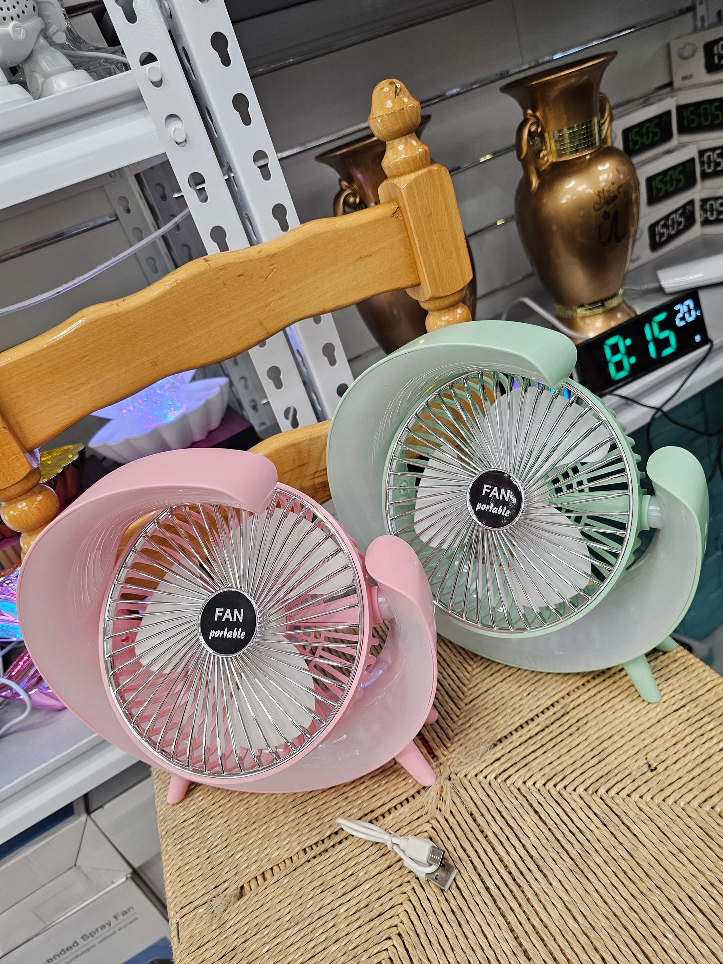 Table top rechargeable fan