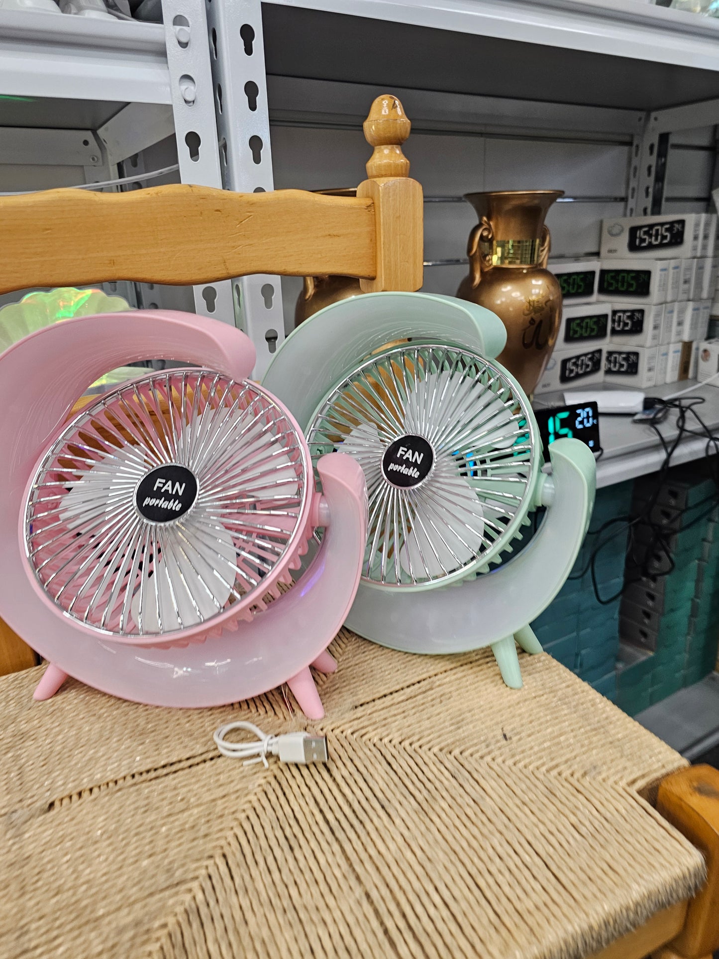 Table top rechargeable fan
