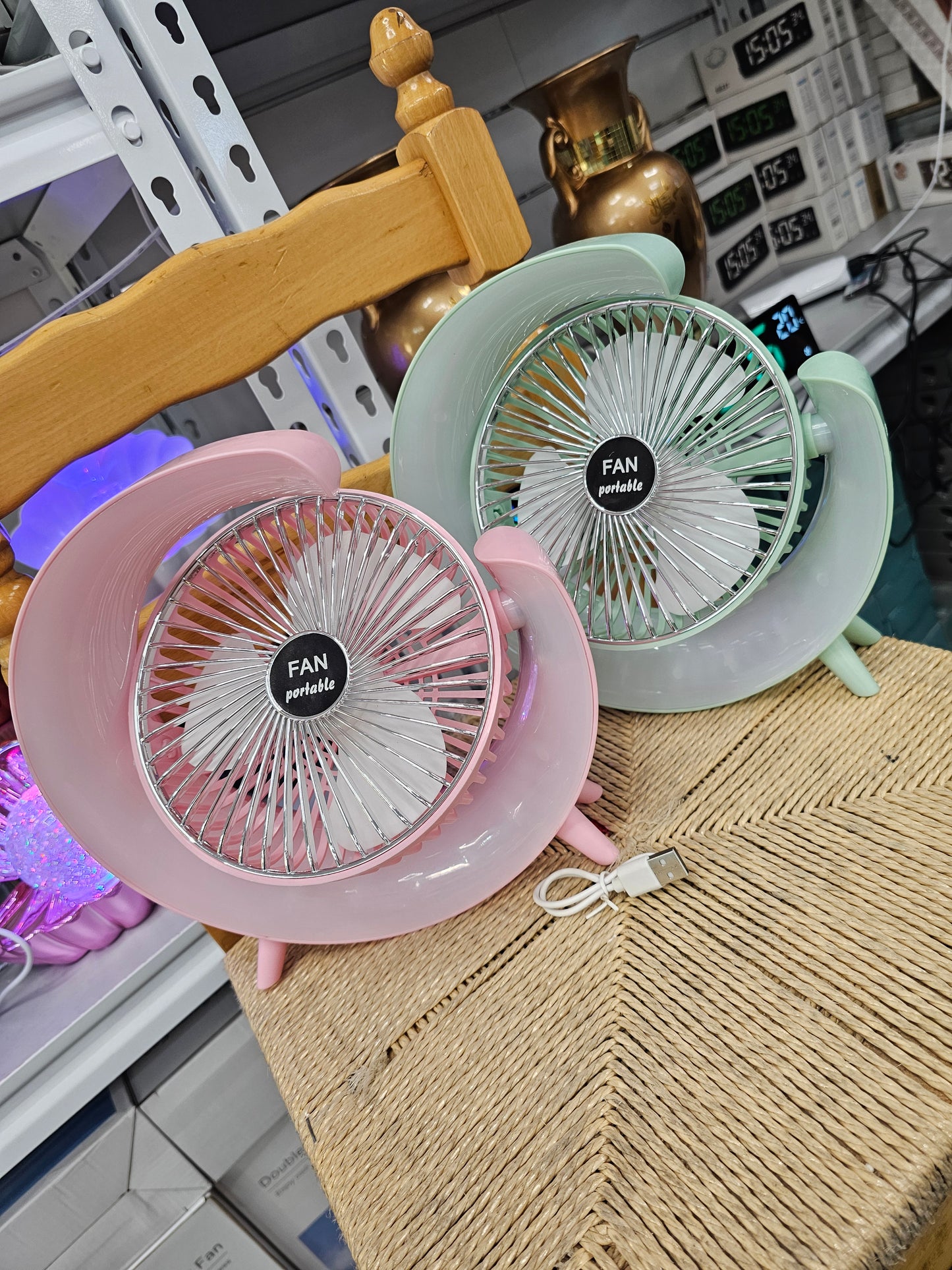 Table top rechargeable fan