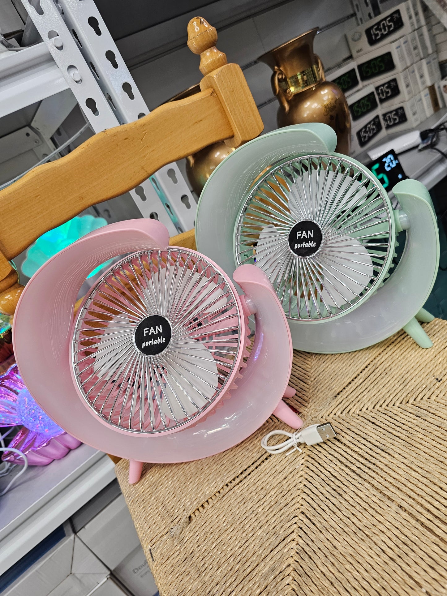 Table top rechargeable fan