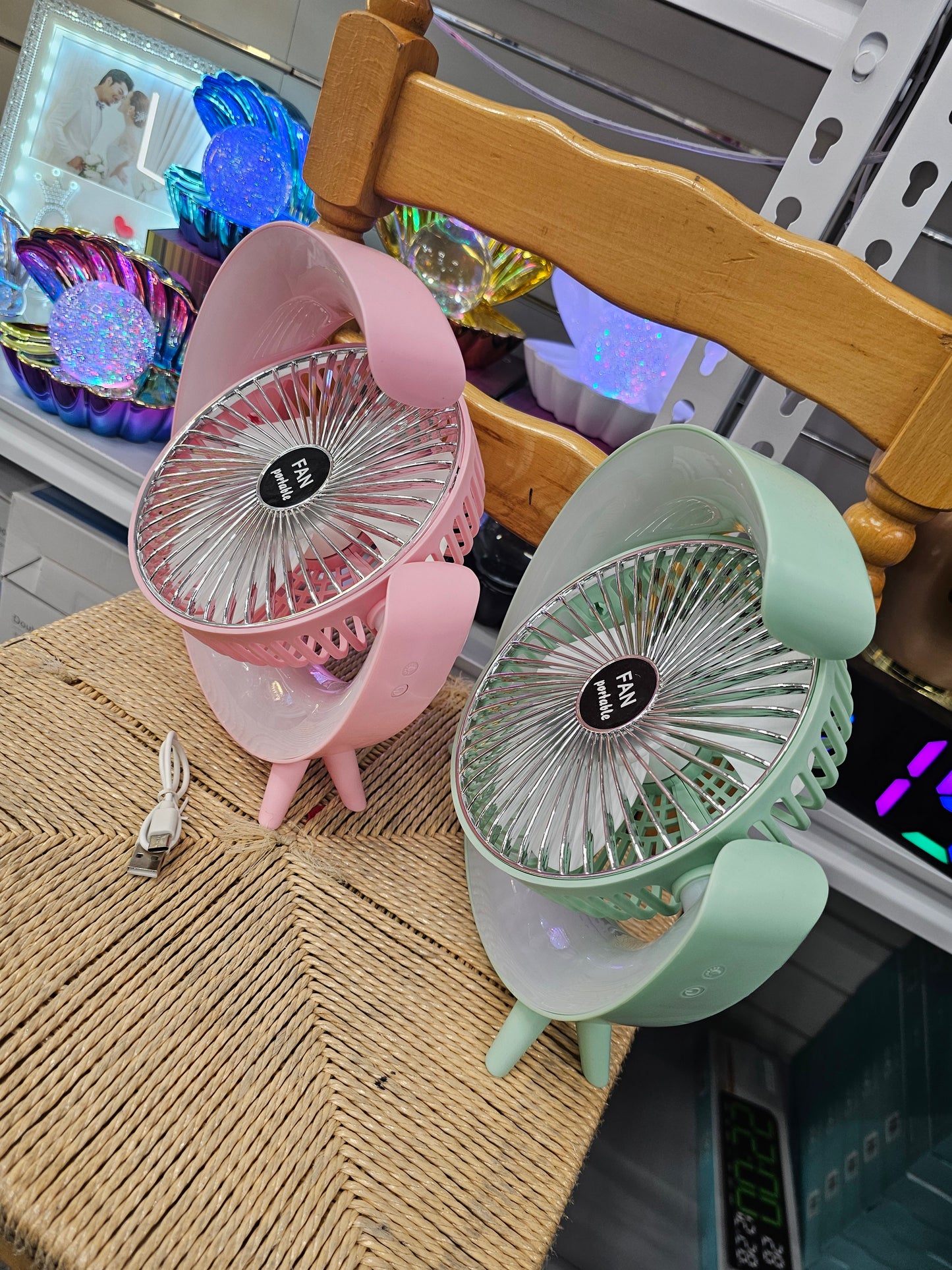 Table top rechargeable fan